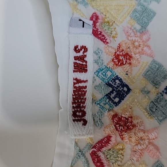 Johnny was embroidered buttoned front blouse size large - Picture 4 of 12